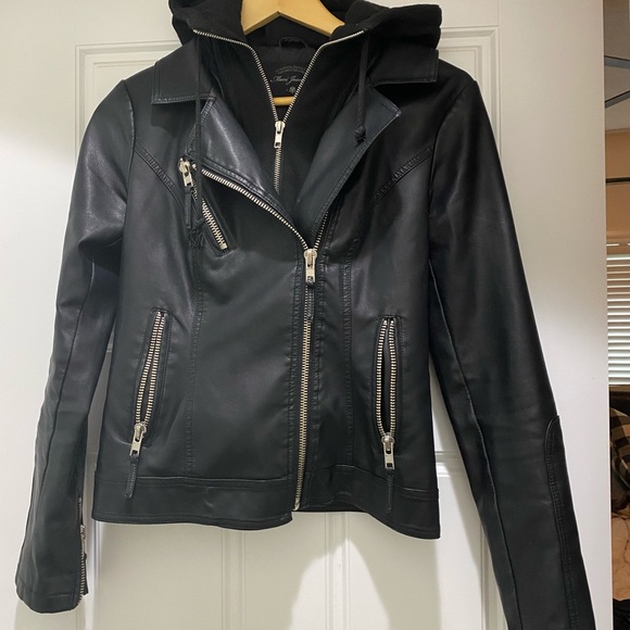 Mavi Faux Leather jacket with Removable hood - Picture 4 of 4